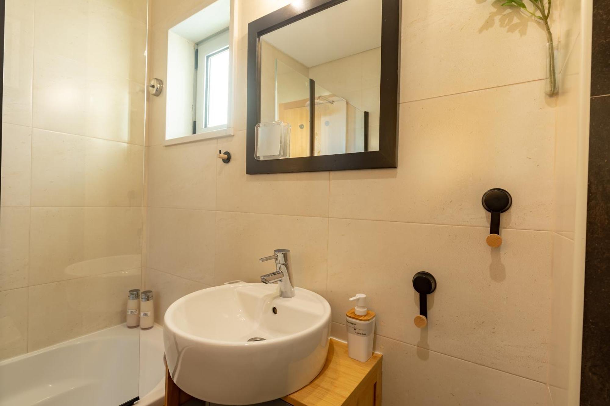 Francos Relaxing Apartment By The Metro بورتو المظهر الخارجي الصورة
